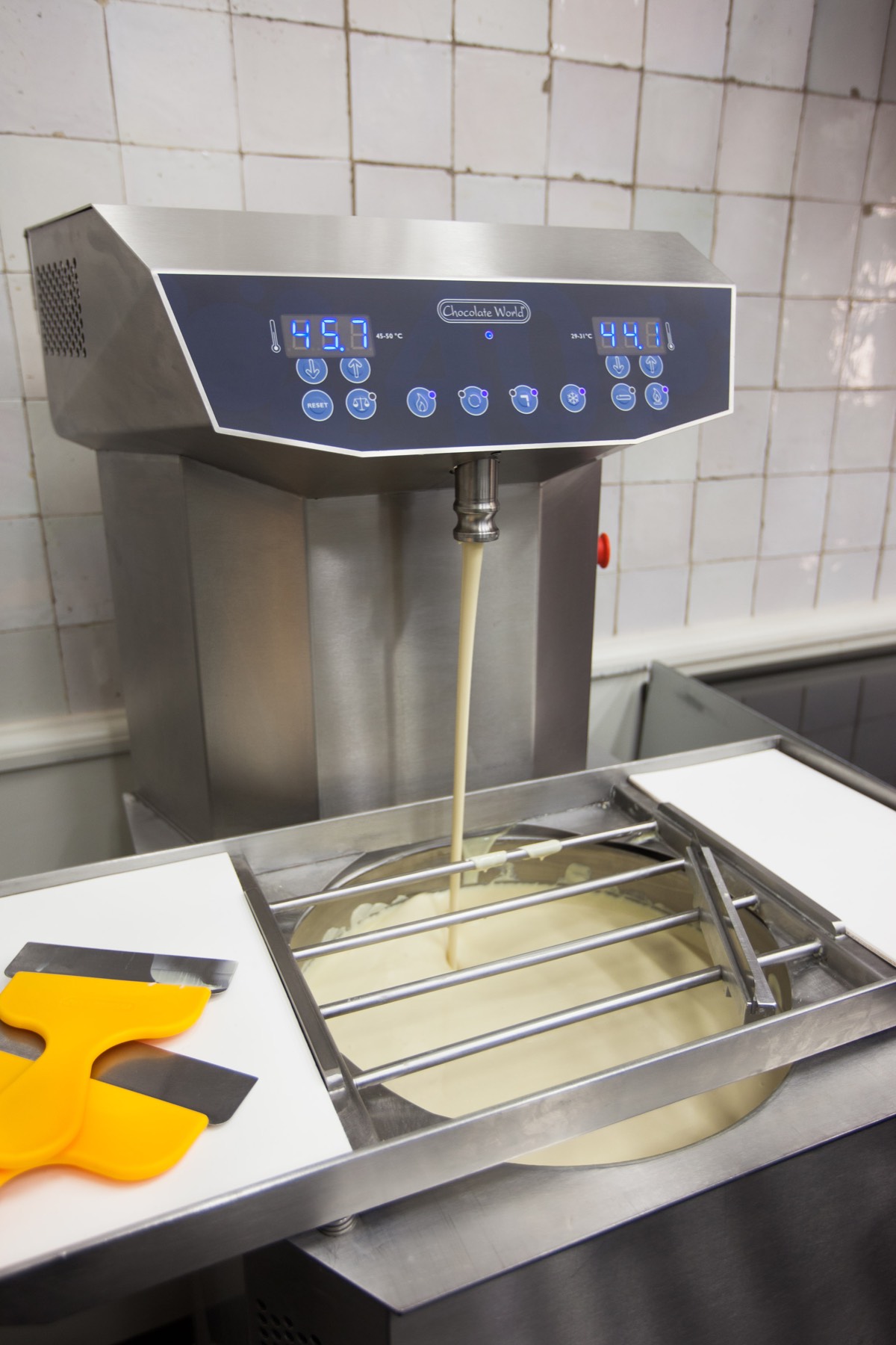CW40 tempereermachine in productie