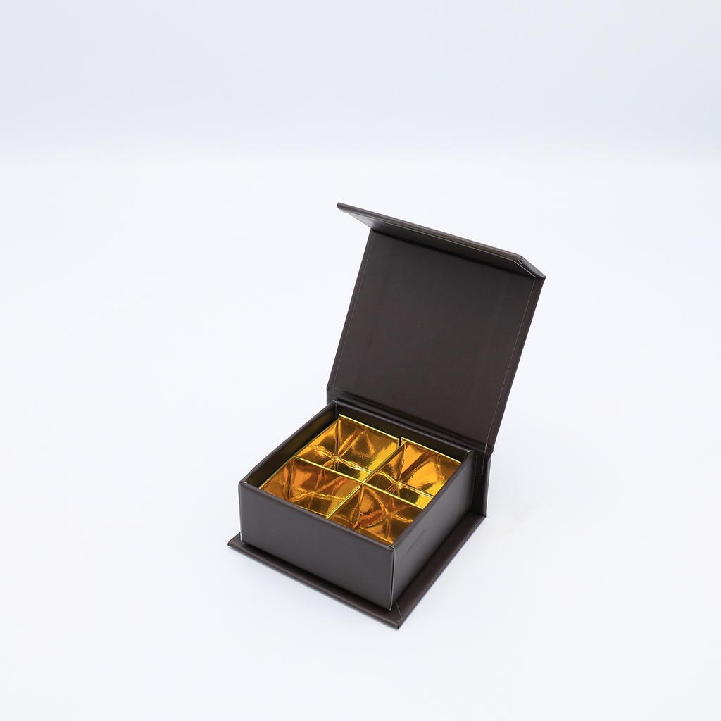 [V002-11-65-06] Luxe magneetdoos bruin voor 4 pralines - 24 pcs