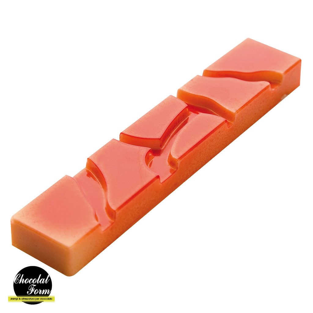 Chocolate mould snack 30 gr snack cracked